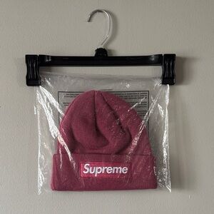 Plum Supreme New Era Box Logo beanie